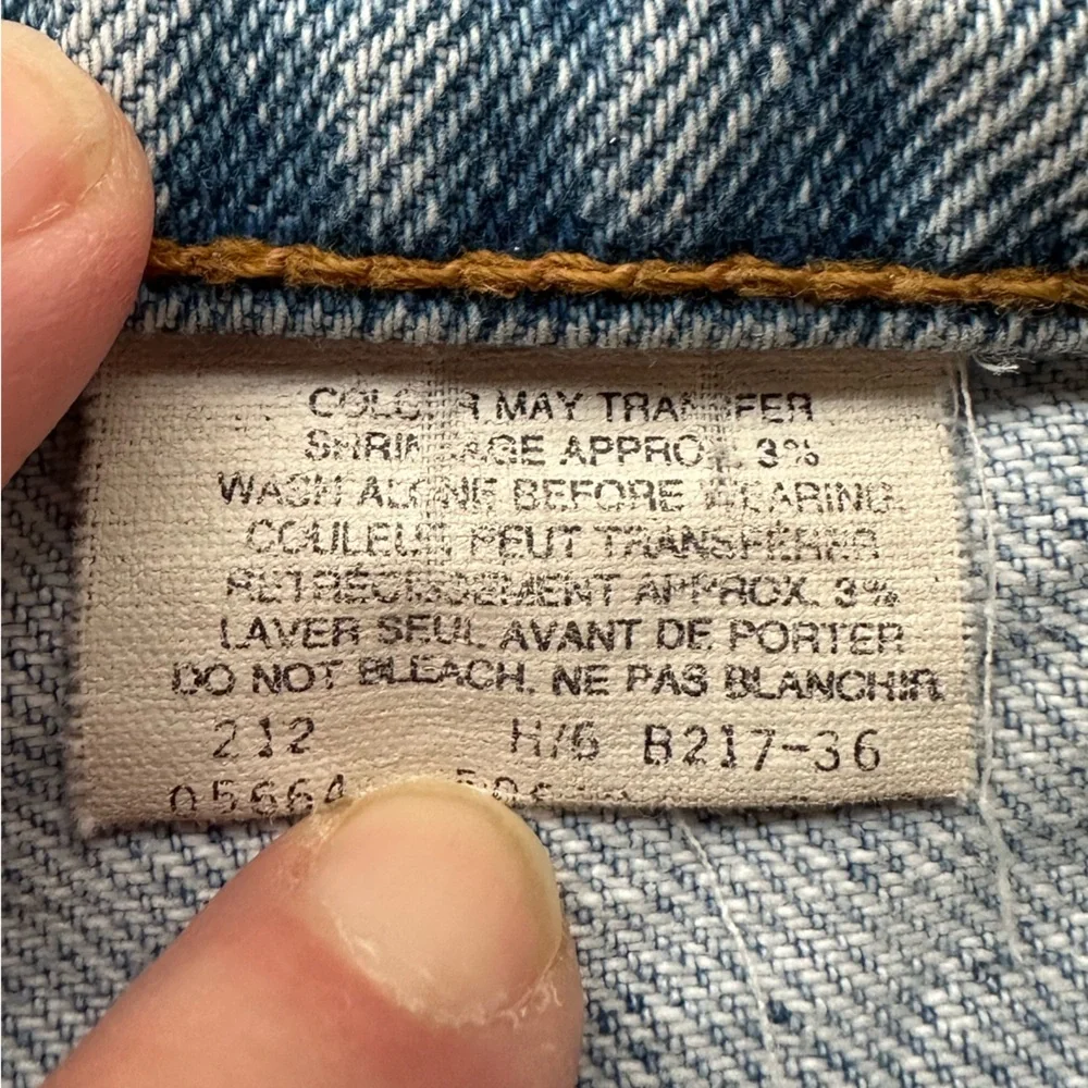 Levi’s 619 Denim Cut-off Shorts - Picture 4 of 11